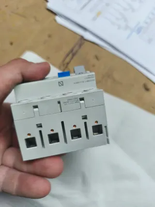 Interruptor Diferencial Hager CFC 440M 40A 0.3A