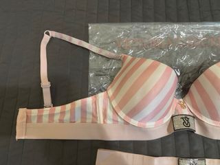 Victoria's Secret reggiseno push-up e tanga