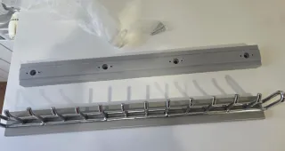 Corbatero extraíble con 12 ganchos