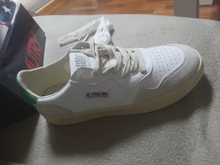 Autry Sneakers blancas y verdes