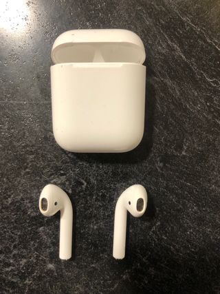 AirPods 2.ª Gen + Estuche Carga + Funda