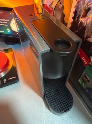 Cafetera Nespresso Gris