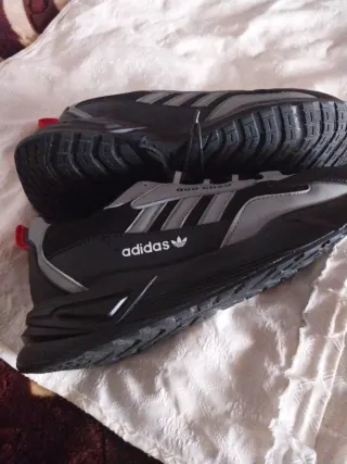 Zapatillas Adidas Hombre Negras y Grises