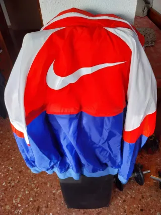 Chaqueta Nike Vintage Roja y Azul