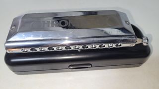 Armónica Cromática Suzuki.