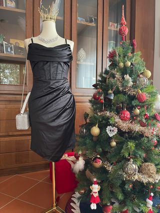Vestito corto in raso nero