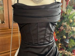 Vestito corto in raso nero