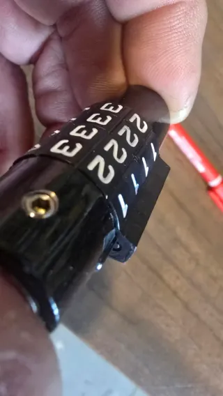 Candado combinación 4 dígitos