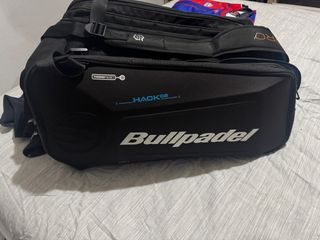 Paletero Bullpadel Hack 02 Negro
