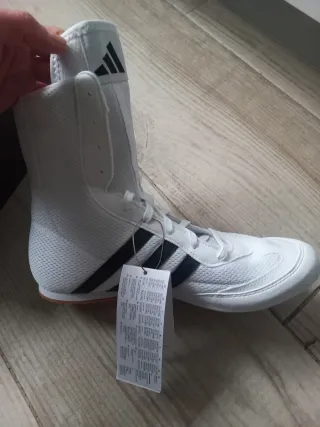 Zapatillas de boxeo Adidas Blancas.