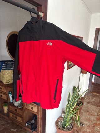 Chaqueta The North Face Talla XLRoja y Negra