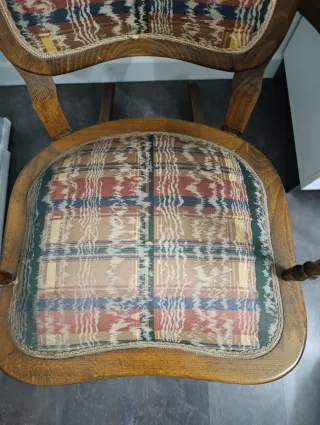 Dondola in legno con rivestimento