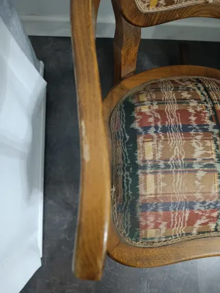 Dondola in legno con rivestimento