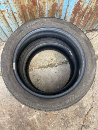 Neumáticos Michelin 215/45 R16