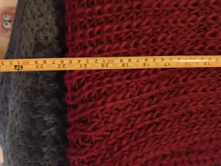 Bufanda tejida burdeos de vuelta