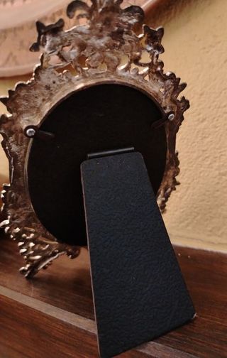 Portafoto ovale vintage con perline