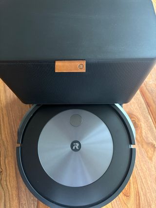 Aspirador iRobot Roomba Wi-Fi j7 vaciado automatic