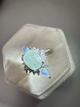 Anillo Turmalina Paraíba 1.57ct y Ópalos