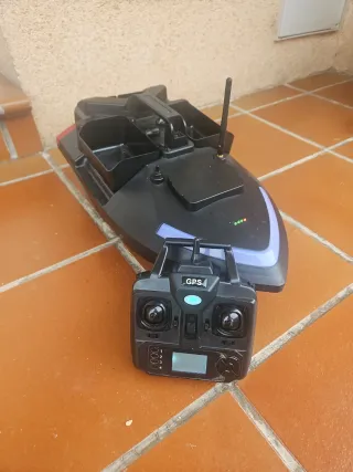 Barco Cebador con GPS