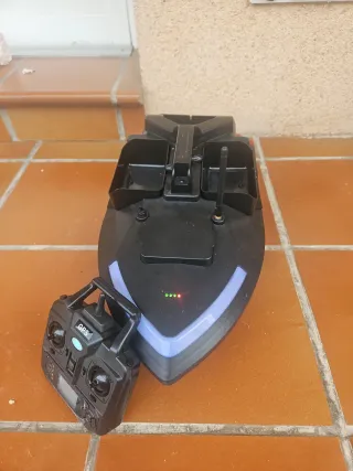 Barco Cebador con GPS