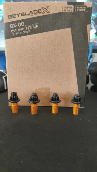 Beyblade X BX-00 Set de Puntas Oro/Negro