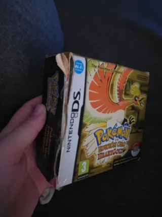 Caja de Pokémon Edición Oro Heartgold + Pokéwalker