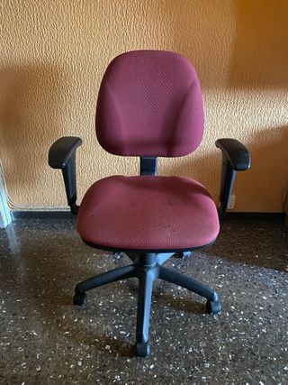 Silla de oficina con ruedas regulable
