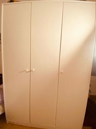 2 Armarios de color blanco y de madera