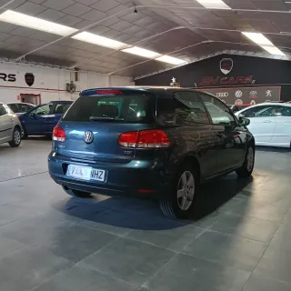 Volkswagen Golf 1.6 TDI 105 CV. Año 2010.