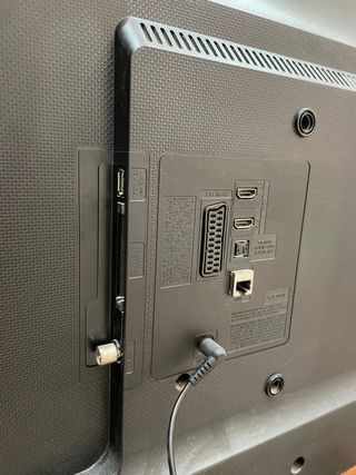 Televisión Samsung 32 HD UE32J4500AW