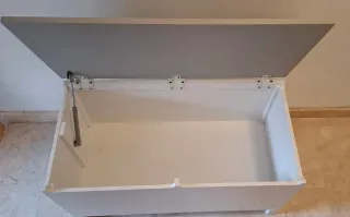 Baúl infantil blanco con estrellas