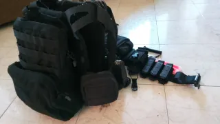 Gilet tattico e cinturone softair