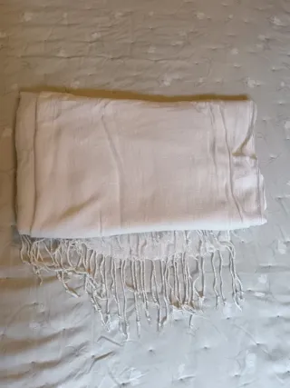 Bufanda blanca suave