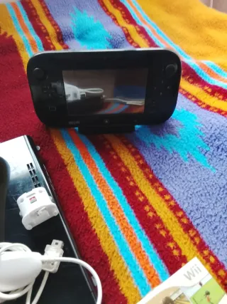 Nintendo Wii U Negra + Accesorios y Juegos