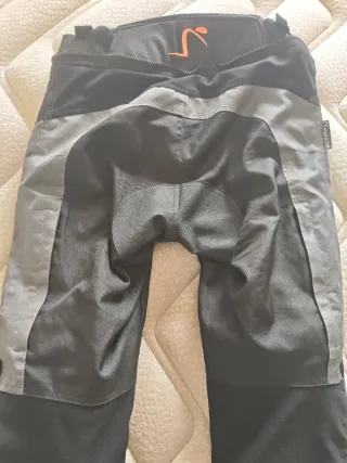 Pantalón moto protección Talla S carnet A2