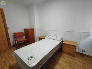 Piso en venta en Hospital - Parque sur en Albacete