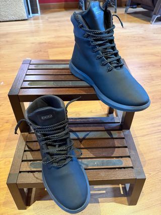 Botas de hombre negras superligeras