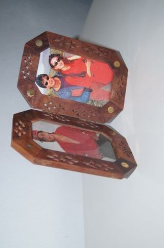 Porta-retratos duplo madeira e metal