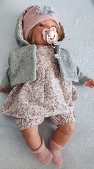 Muñeca Antonio Juan con vestido floral