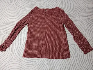 Blusa granate con estampado