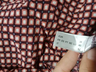 Blusa granate con estampado