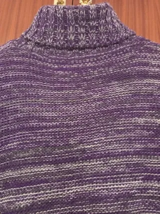 Jersey de cuello alto morado jaspeado