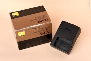 Caricabatterie Nikon MH-27 Originale con Scatola