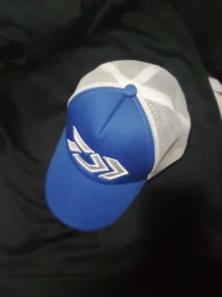 Gorra Daiwa Azul y Blanca