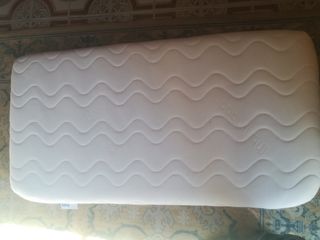 Cuna de madera para bebé