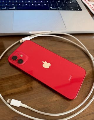 iPhone 12 64GB Rosso