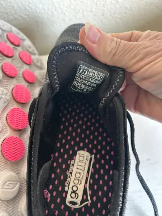 Zapatillas Skechers Negras y Grises