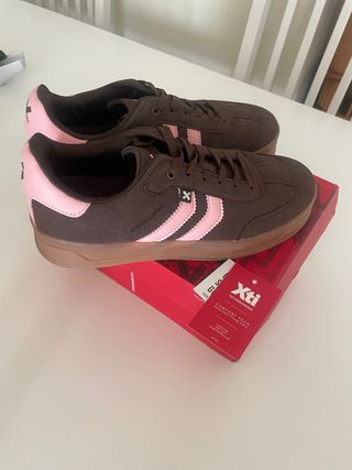 Zapatillas Xti Marrones y Rosas