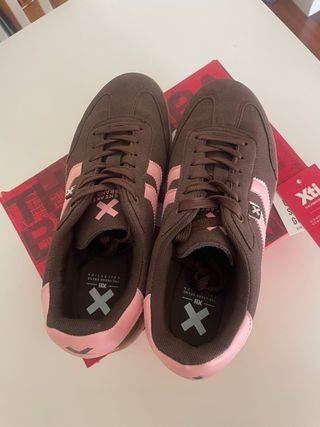 Zapatillas Xti Marrones y Rosas