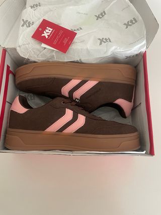 Zapatillas Xti Marrones y Rosas